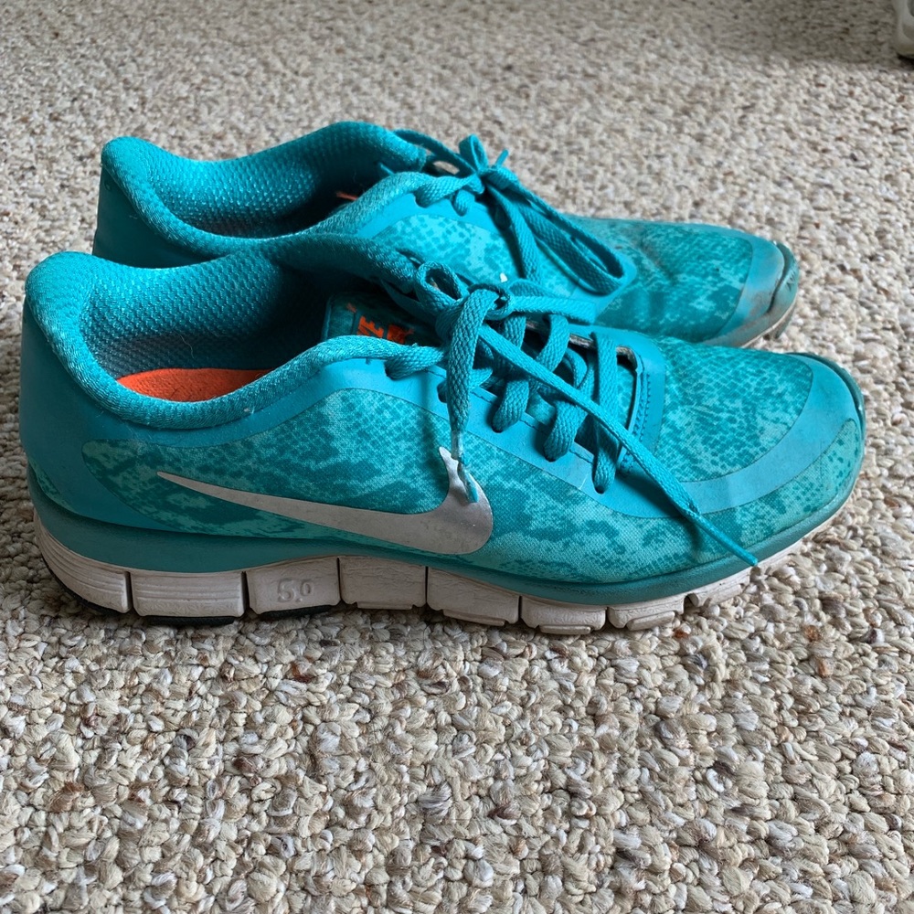 Snakeskin print Nike free runs